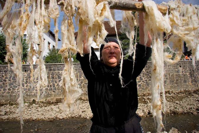 secado-de-lana_patxi_uriz_reyno-de-navarra_ochagavia